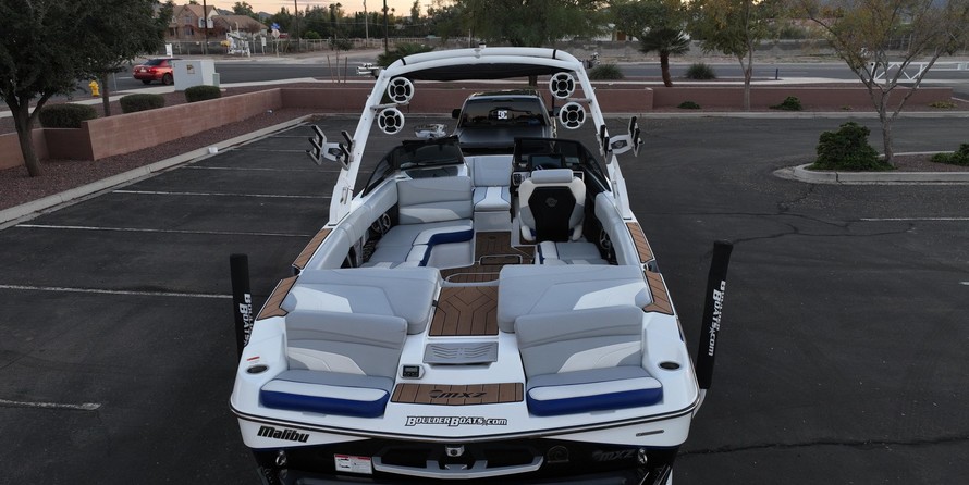 Malibu Wakesetter 24 MXZ