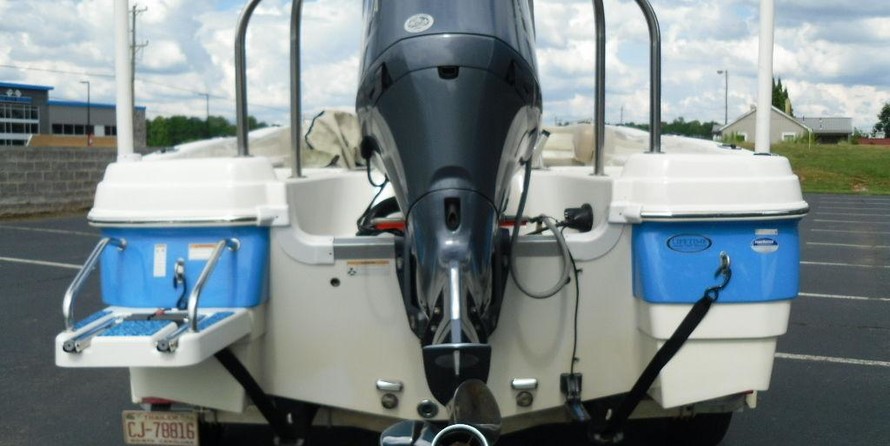 Nauticstar 211