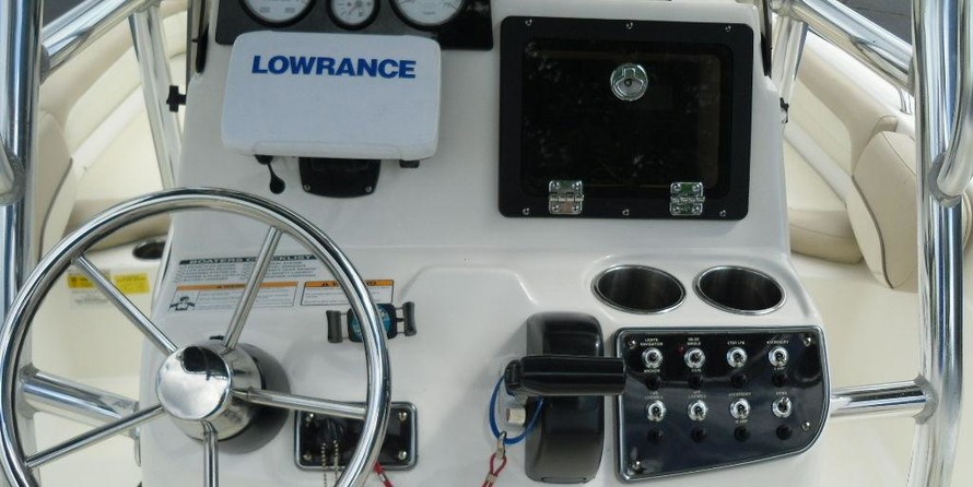 Nauticstar 211