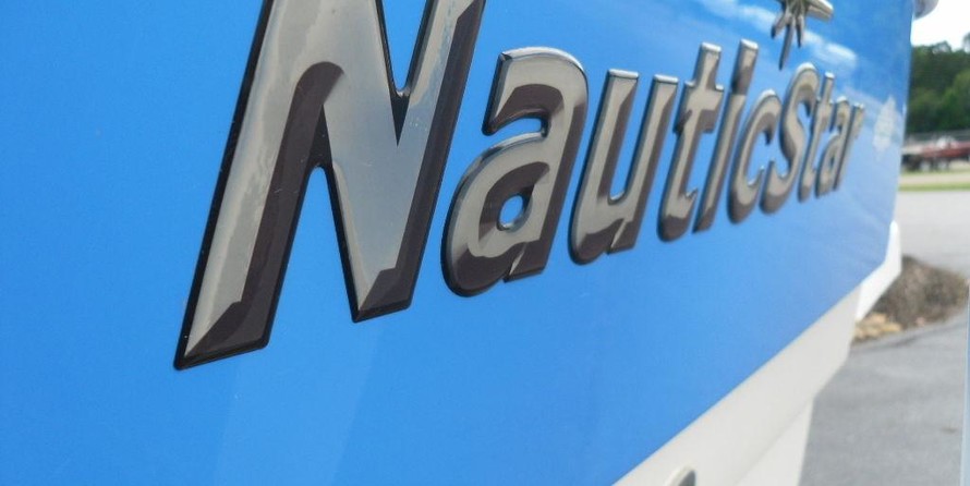Nauticstar 211
