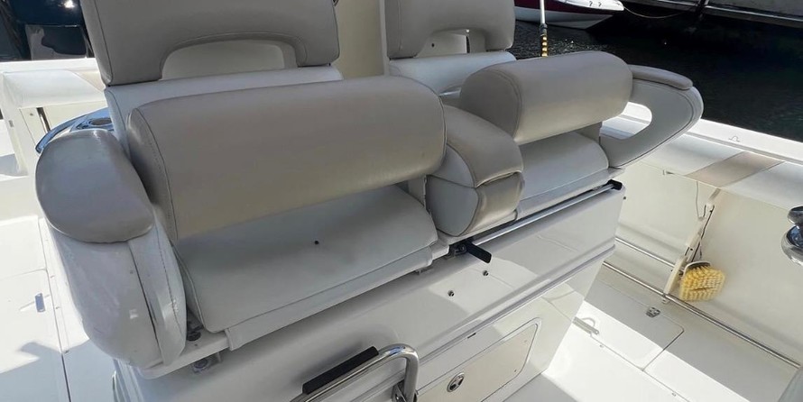 Boston Whaler 320 Outrage