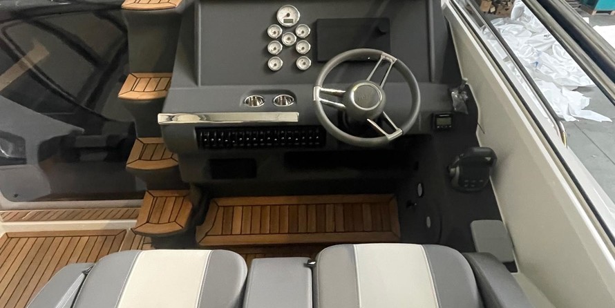 Windy 32 Grand Tornado