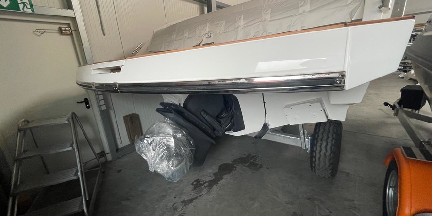 Windy 32 Grand Tornado