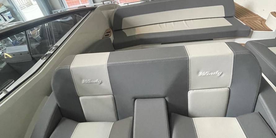 Windy 32 Grand Tornado