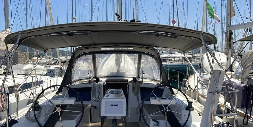 Dufour 390
