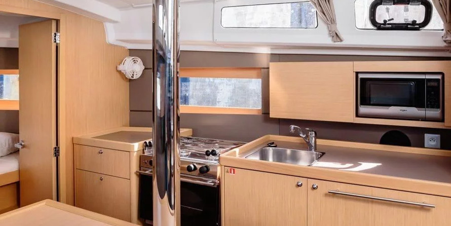 Beneteau Oceanis 35.1