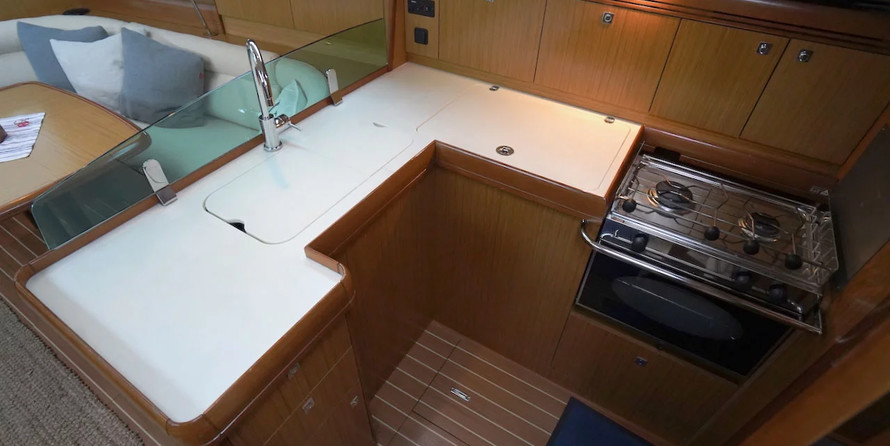 Sun Odyssey 42 DS - 2 cab.