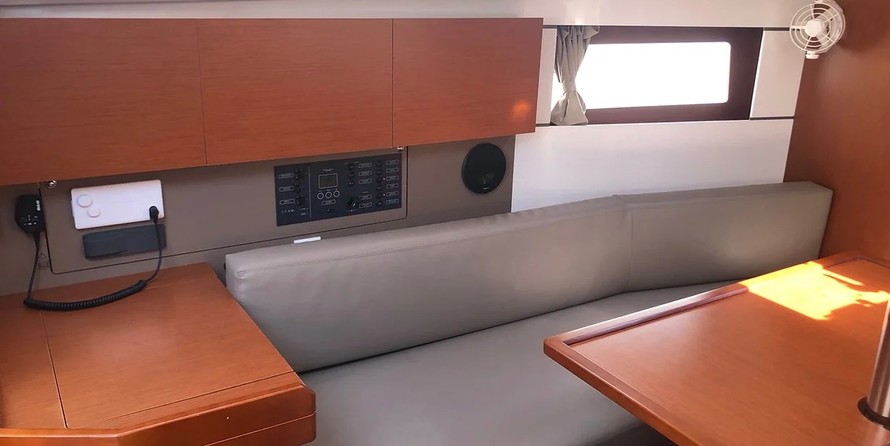 Beneteau Oceanis 35.1