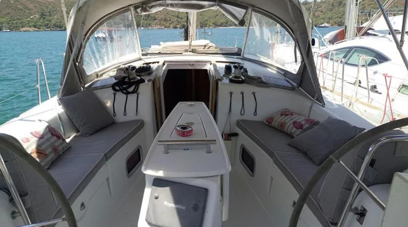 Beneteau 43