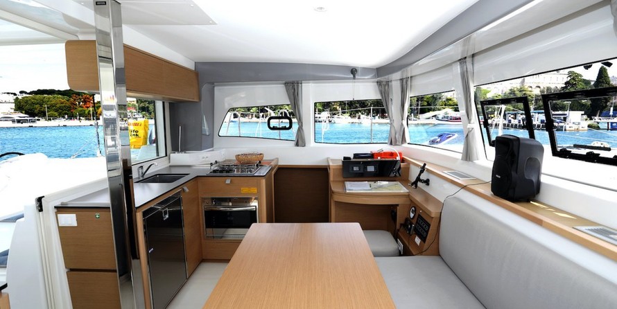 Excess 12 - 4 + 1 + 1 cab.