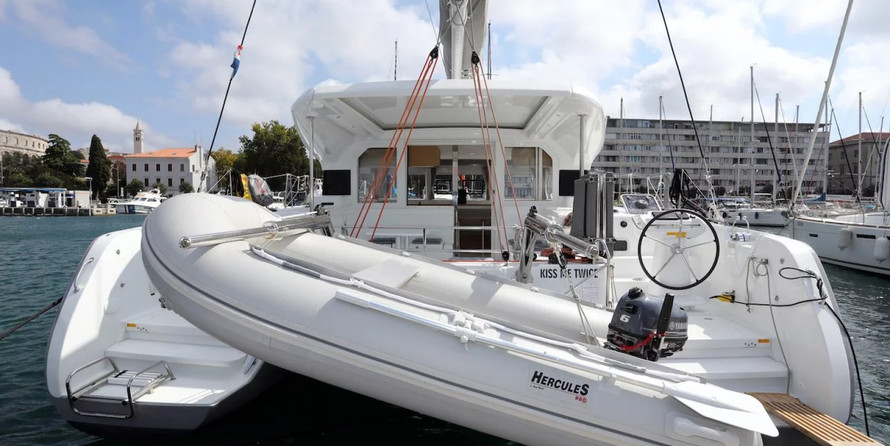 Excess 12 - 4 + 1 + 1 cab.