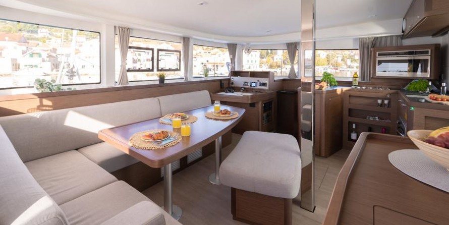 Lagoon 42