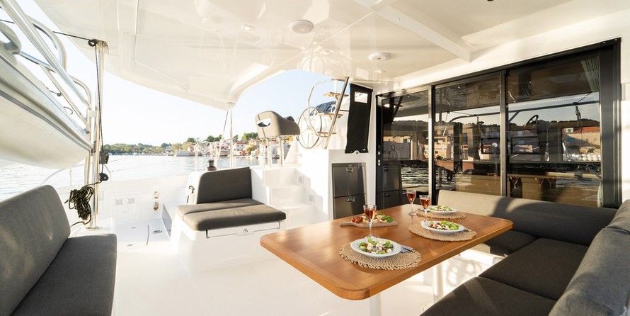 Lagoon 42