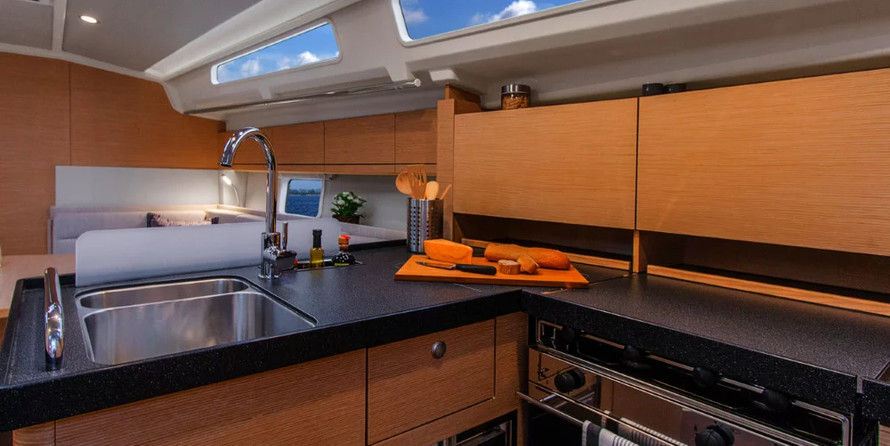 Hanse 418