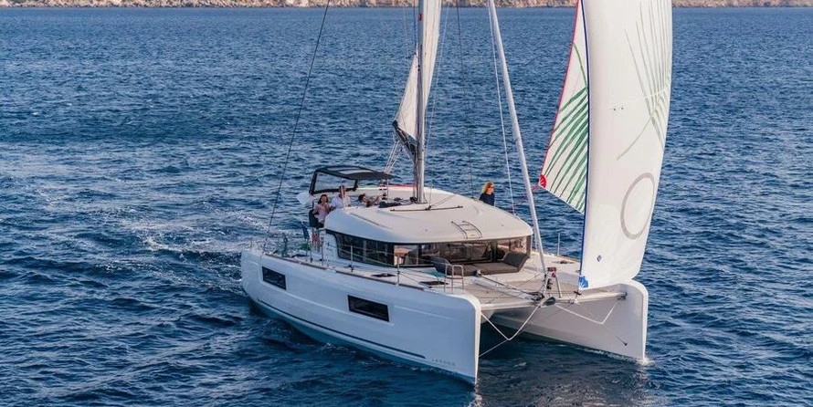 Lagoon 40 - 4 + 2 cab