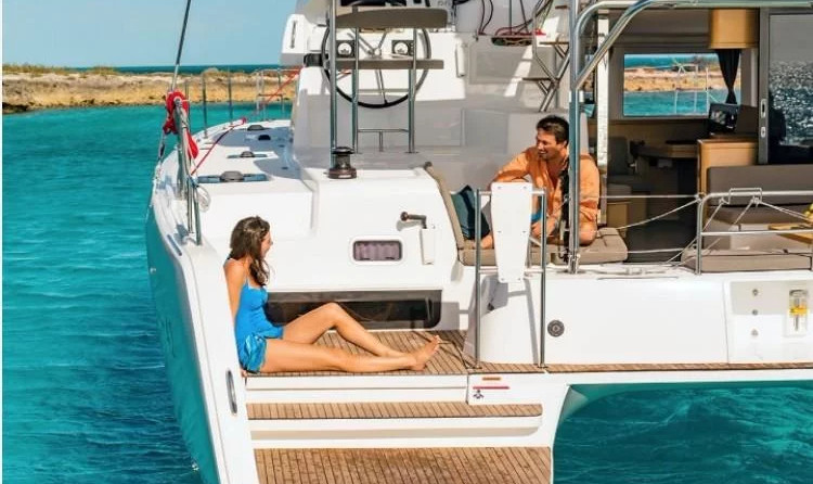 Lagoon 42 - 4 + 2 cab.