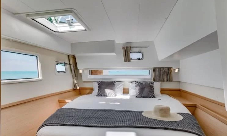 Lagoon 42 - 4 + 2 cab.