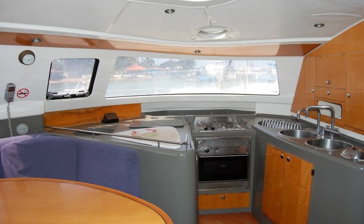 Fountaine pajot belize 43