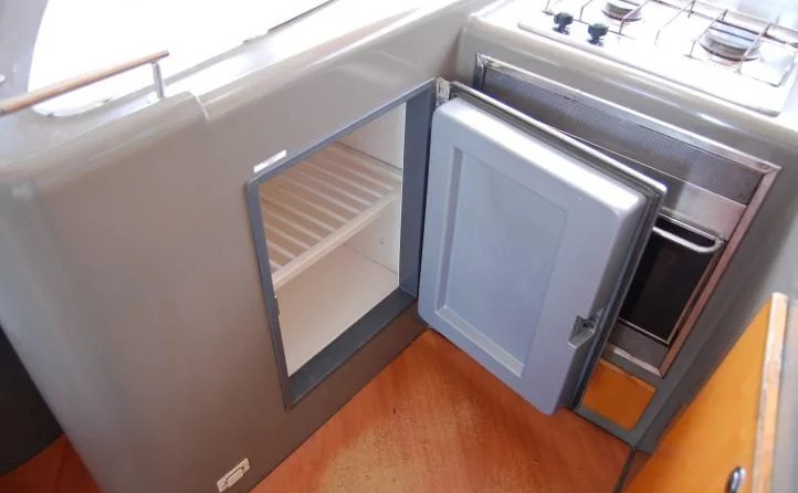 Fountaine pajot belize 43