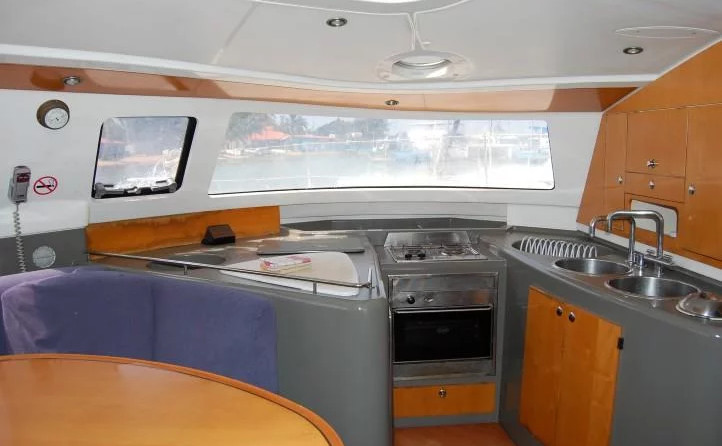 Fountaine pajot belize 43