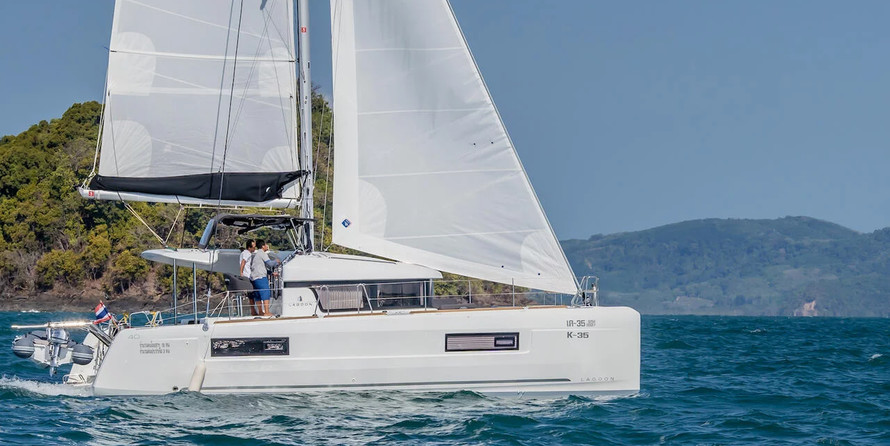 Lagoon 40 - 4 + 2 cab