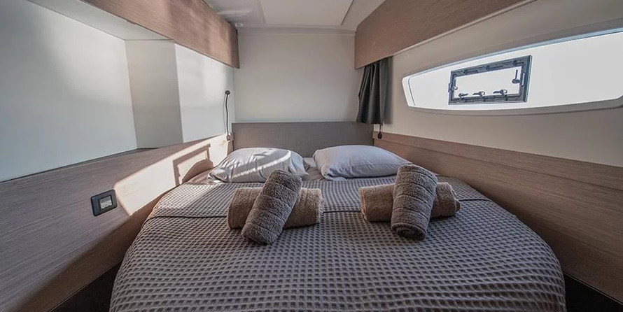 Fountaine Pajot Astrea 42