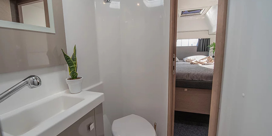 Fountaine Pajot Astrea 42