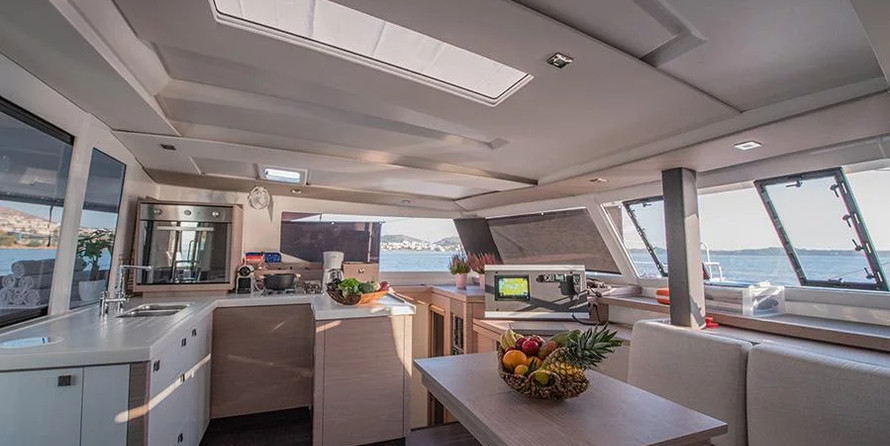 Fountaine Pajot Astrea 42