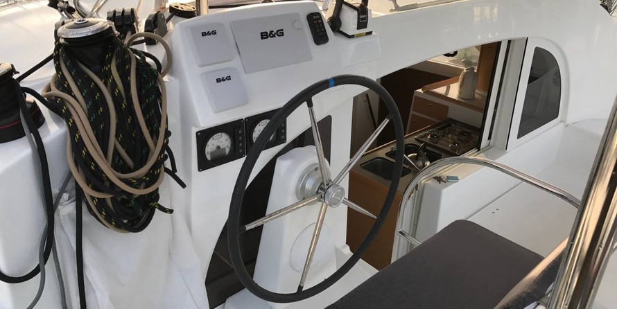 Lagoon 380 - 4 + 2 cab.