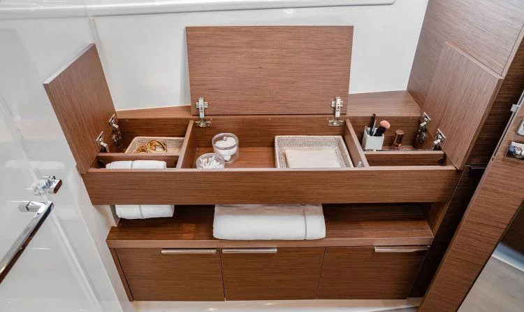 Lagoon 46 - 4 + 2 cab.