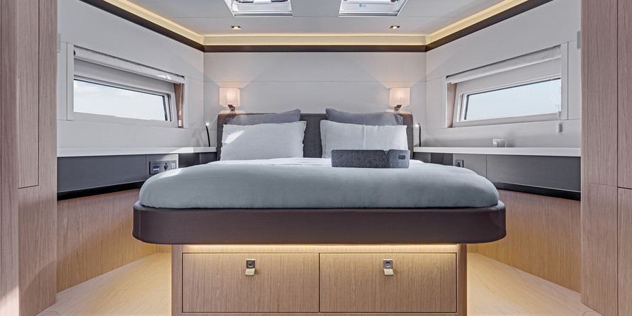 Beneteau Oceanis Yacht 62