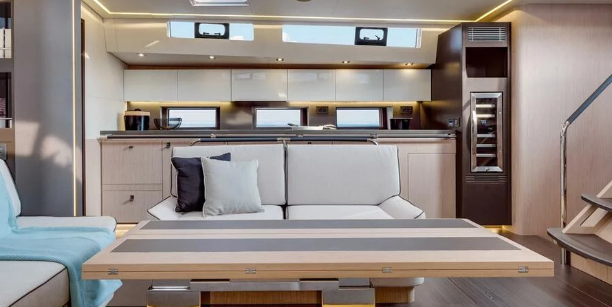 Beneteau Oceanis Yacht 62