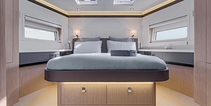 Beneteau Oceanis Yacht 62