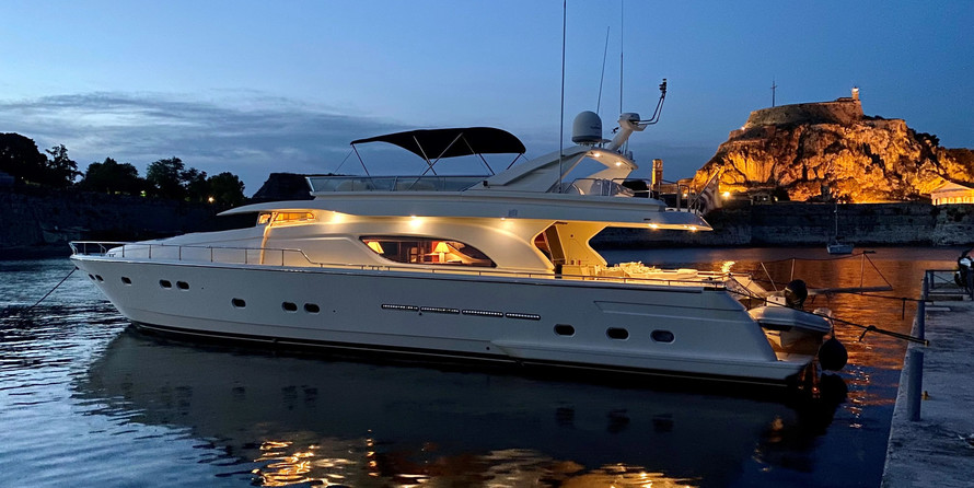 Ferretti 80