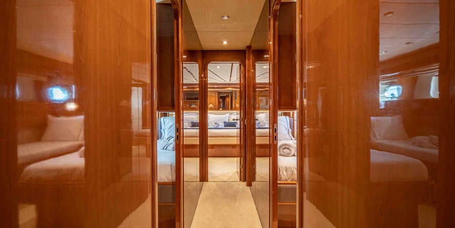Falcon Yachts 86
