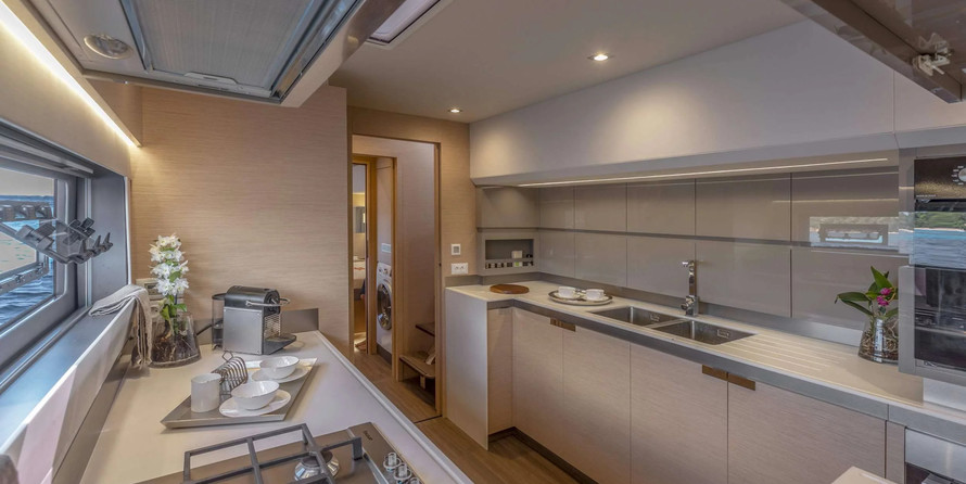 Fountaine Pajot Alegria 67