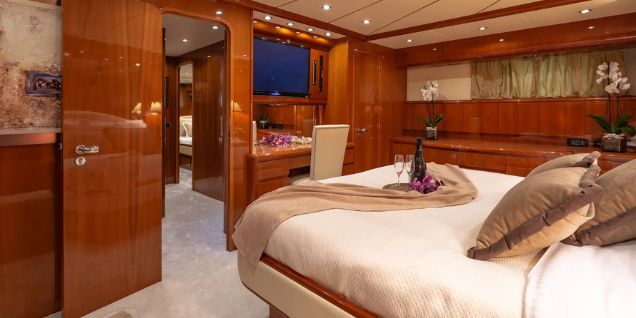 Falcon Yachts 86
