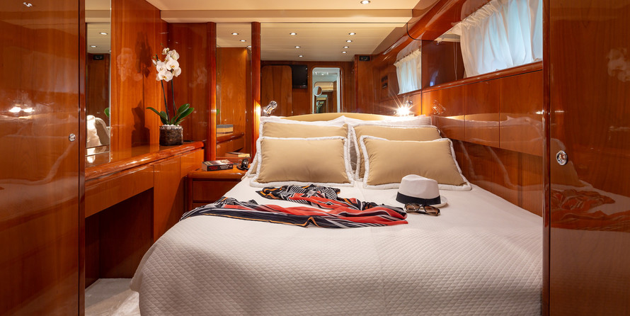 Falcon Yachts 86