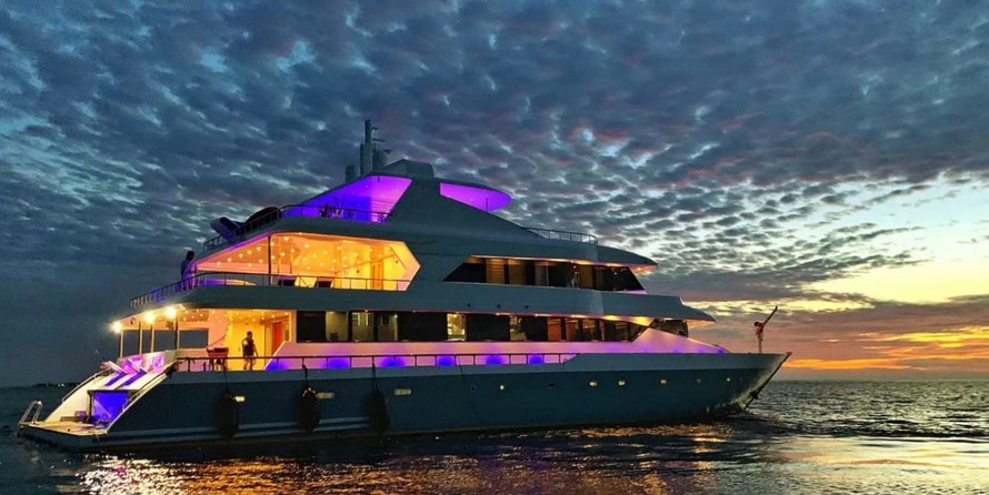 Motor yacht
