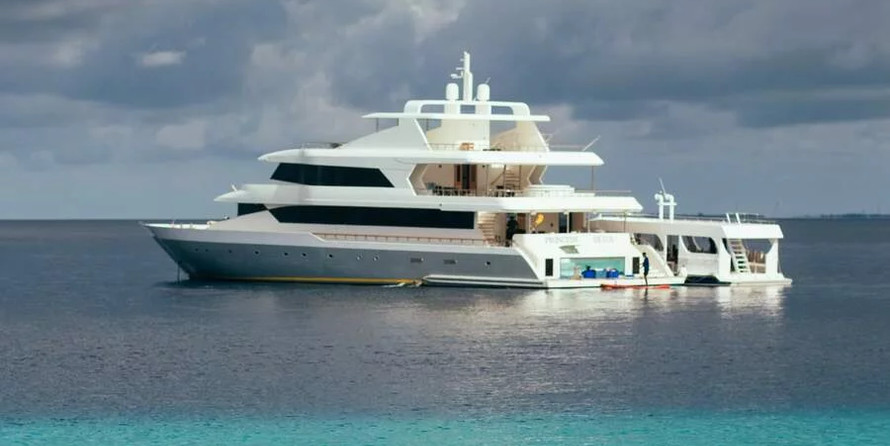 Motor yacht