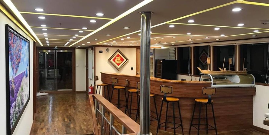 Motor yacht