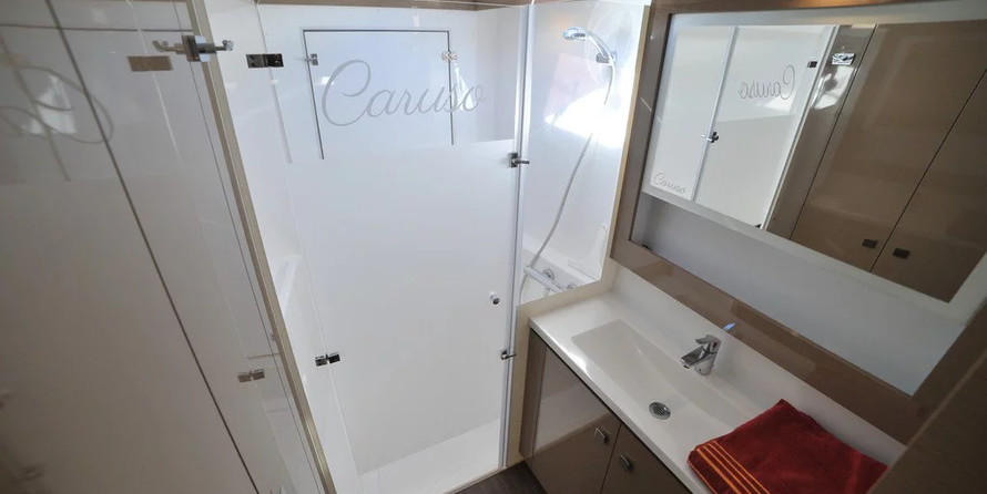 Fountaine Pajot Lucia 40