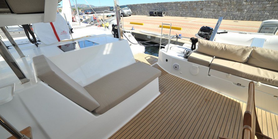 Fountaine Pajot Lucia 40