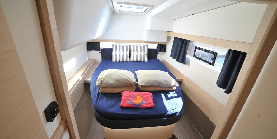 Fountaine Pajot Lucia 40