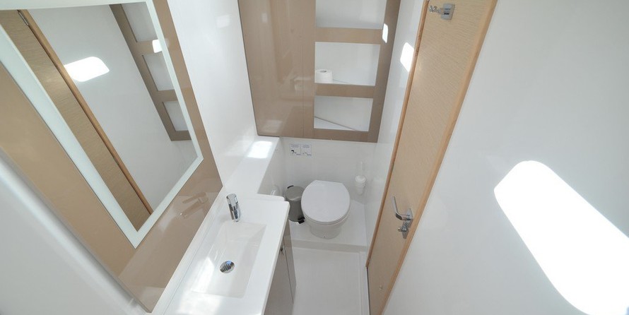 Fountaine Pajot Lucia 40