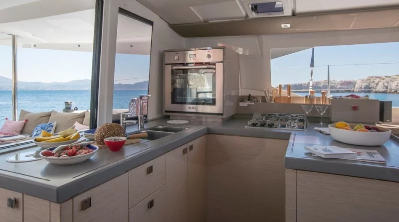 Fountaine Pajot Astrea 42