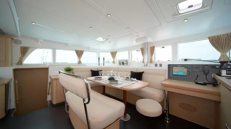 Lagoon 440 - 4 + 2 cab.