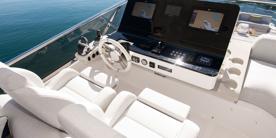 Azimut 60 6+2