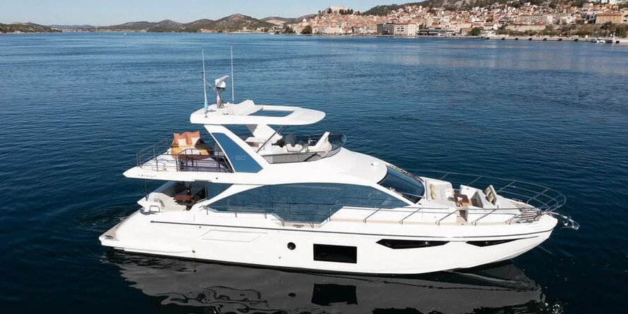 Azimut 60 6+2