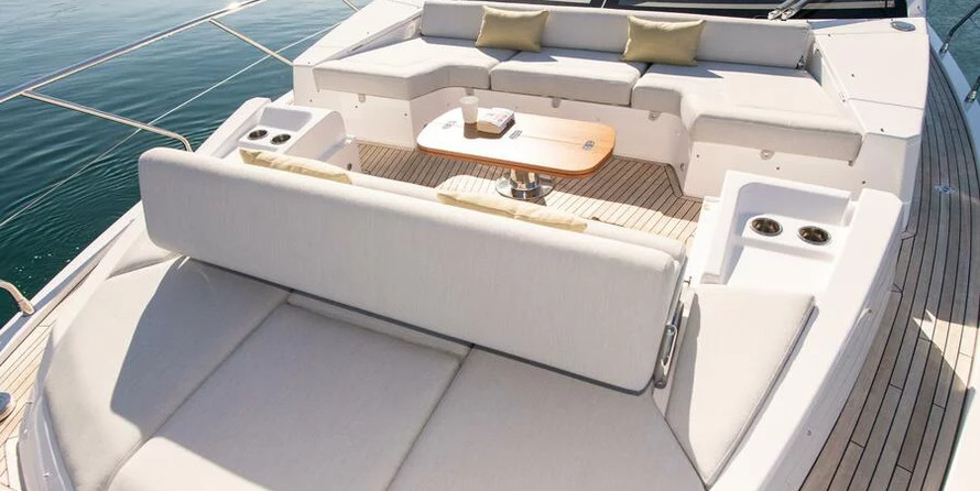Azimut 60 6+2